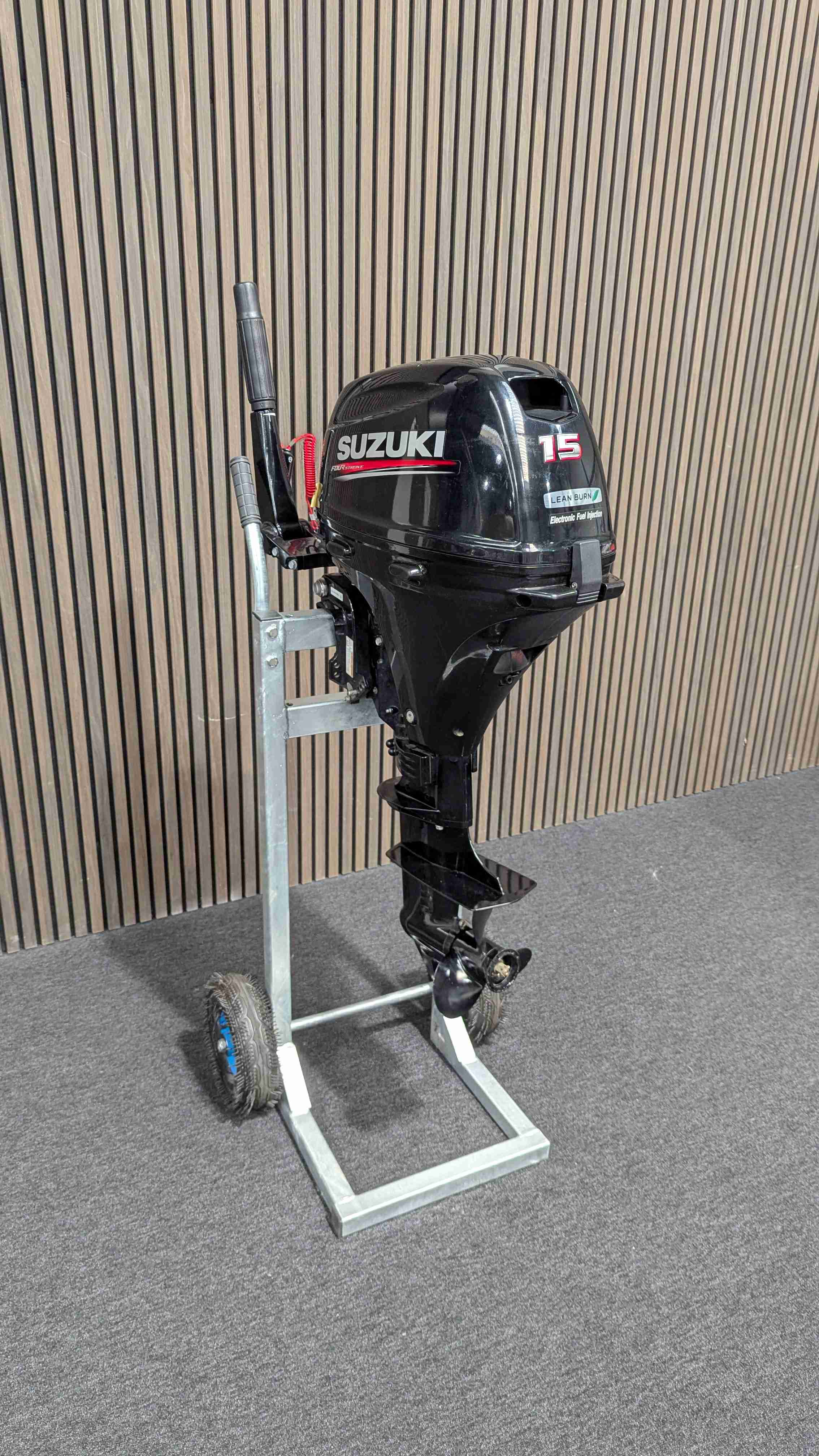 Suzuki 15 pk  4-T knuppelbediening, kortstaart